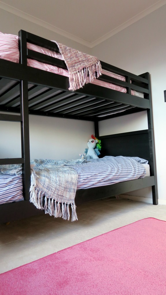 girls-bedroom-pink-blue-12