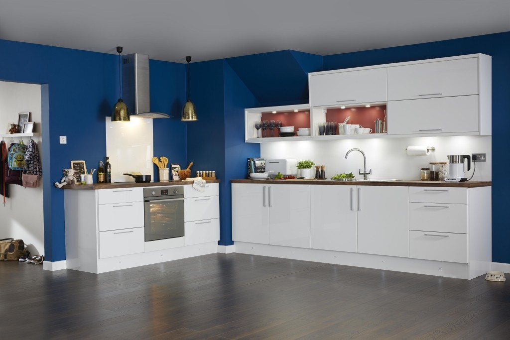 BQ_1329226_ITGlossWhiteSlabKitchen.jpg